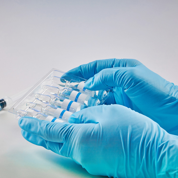 Les gants alimentaires jetables bleus sont très en vogue sur le marché britannique.