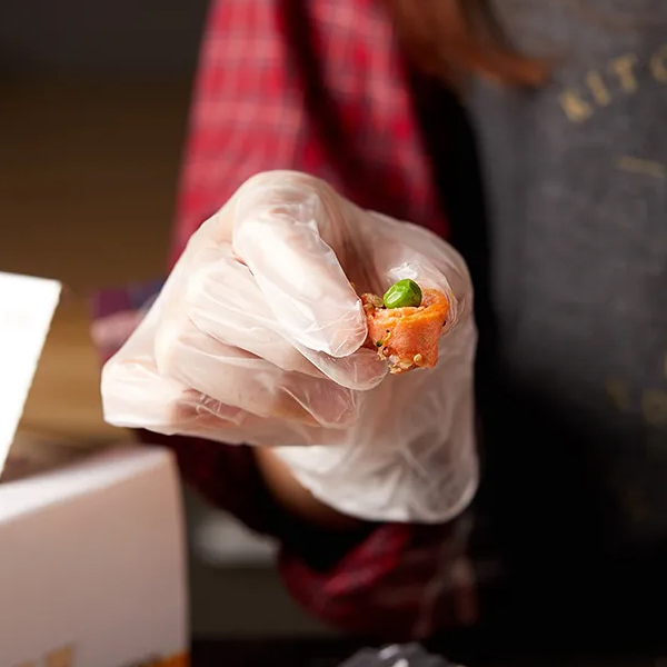 Les gants alimentaires jetables bleus gagnent en popularité aux États-Unis