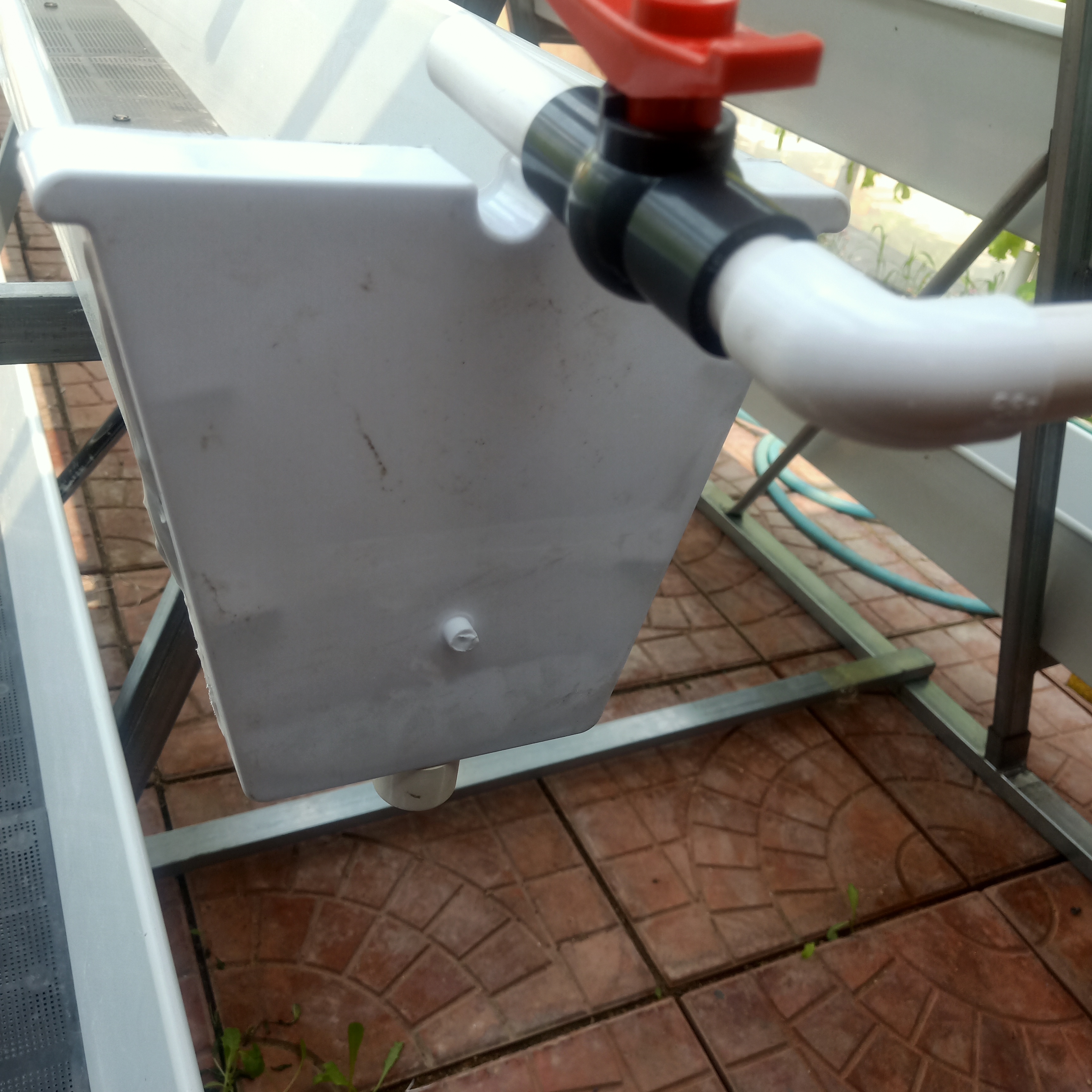 gutter.jpg gutter.jpg