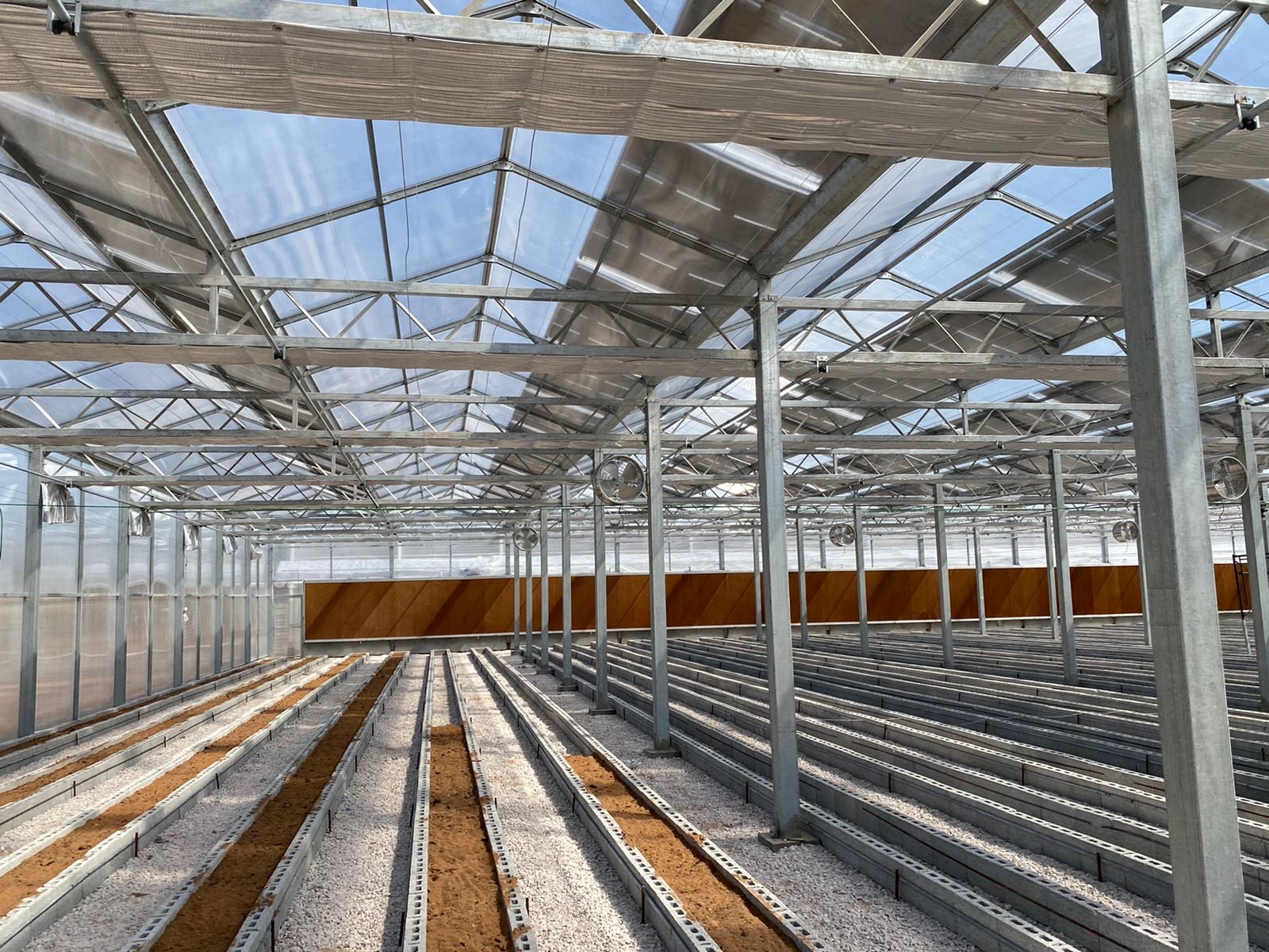 polycarbonate greenhouse for Desert area