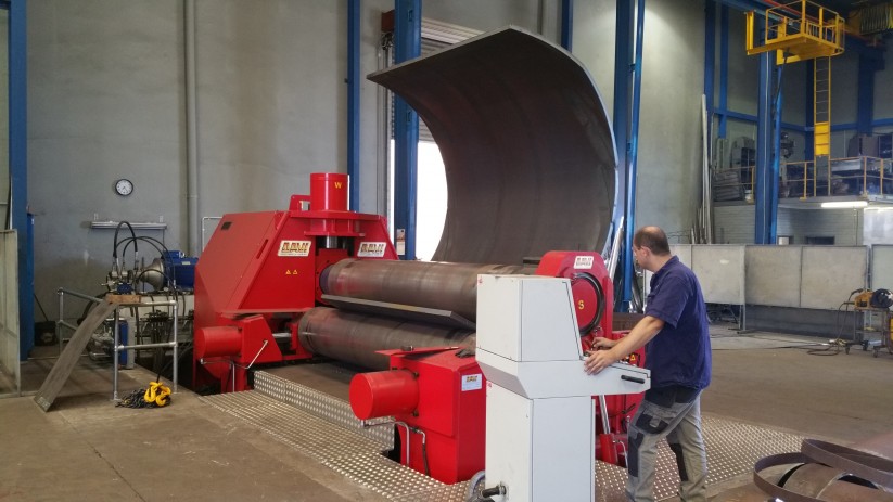 Formage de tôles sur mesure Formage de tubes et de tuyaux