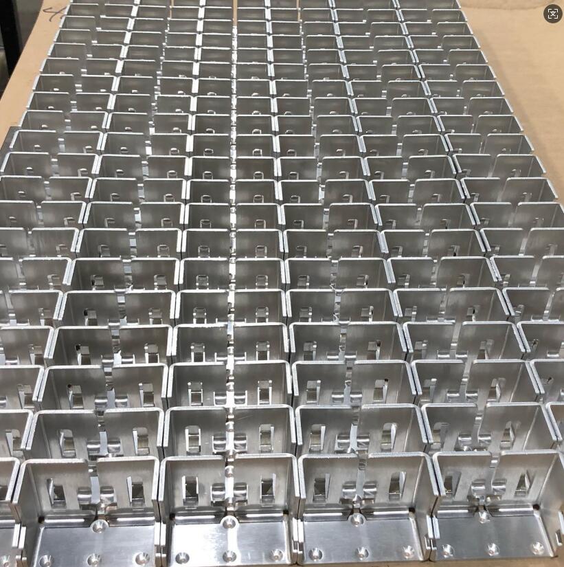 Pièces de fabrication en acier OEM Emboutissage Soudage Services de pliage Fabrication de tôles