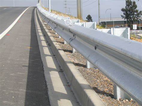 Kaufen Heißes DIP Verzinktes Straßensicherheitsstahl-Leitplankenbau-Autobahn-Leitplanke-Metall-W-Träger Kundenspezifische Verkehrsbarriere;Heißes DIP Verzinktes Straßensicherheitsstahl-Leitplankenbau-Autobahn-Leitplanke-Metall-W-Träger Kundenspezifische Verkehrsbarriere Preis;Heißes DIP Verzinktes Straßensicherheitsstahl-Leitplankenbau-Autobahn-Leitplanke-Metall-W-Träger Kundenspezifische Verkehrsbarriere Marken;Heißes DIP Verzinktes Straßensicherheitsstahl-Leitplankenbau-Autobahn-Leitplanke-Metall-W-Träger Kundenspezifische Verkehrsbarriere Hersteller;Heißes DIP Verzinktes Straßensicherheitsstahl-Leitplankenbau-Autobahn-Leitplanke-Metall-W-Träger Kundenspezifische Verkehrsbarriere Zitat;Heißes DIP Verzinktes Straßensicherheitsstahl-Leitplankenbau-Autobahn-Leitplanke-Metall-W-Träger Kundenspezifische Verkehrsbarriere Unternehmen