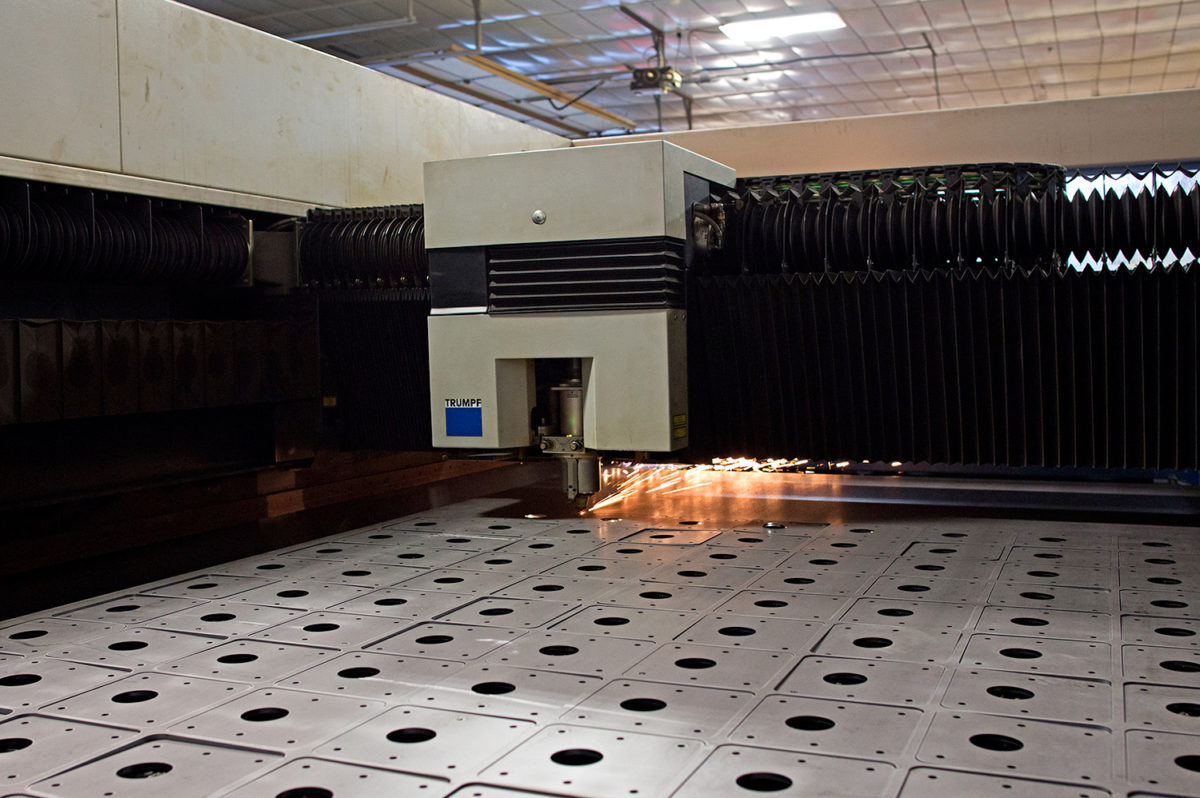 Řezání plechů laserem