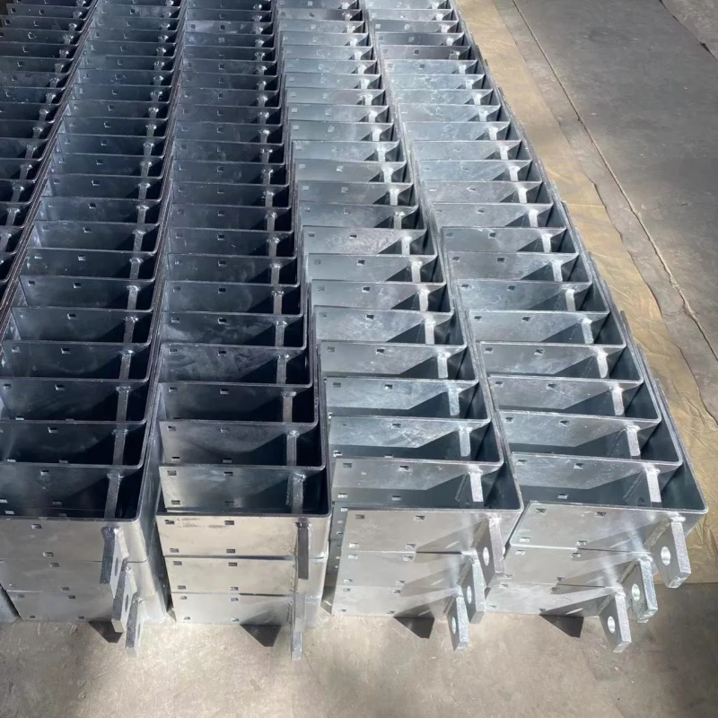 Vnitřní čtvercové pilotové vodítka, dokovací kování s žárově pozinkovaným povlakem