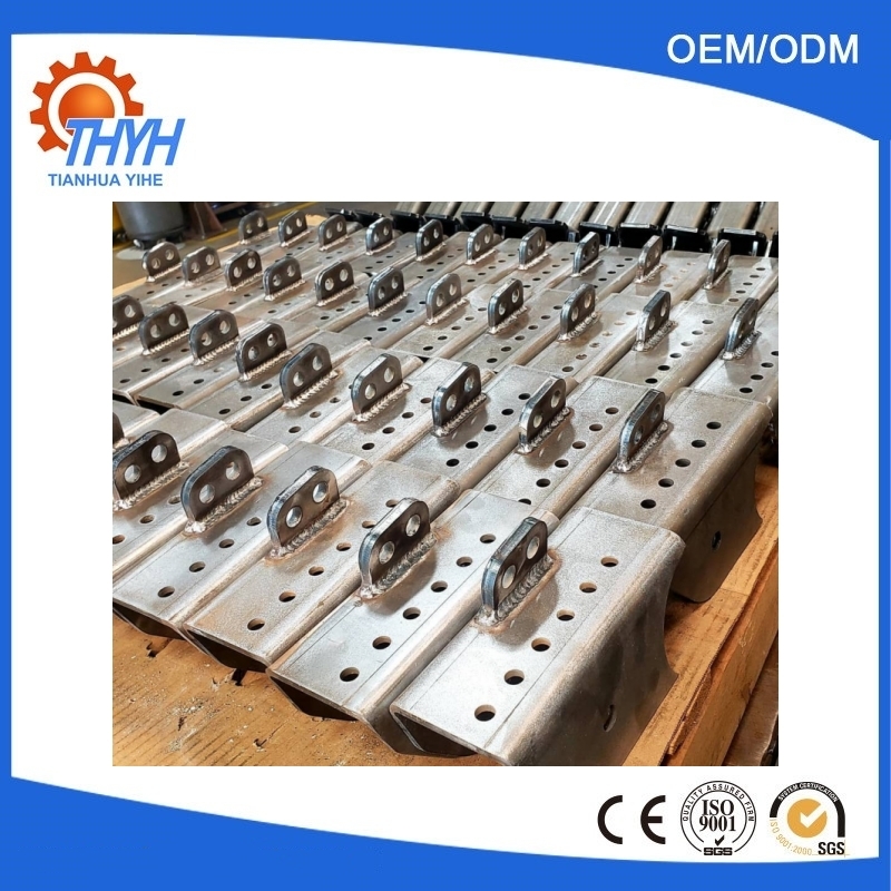 Zakázkové kovovýrobní služby a zakázkové kovové díly