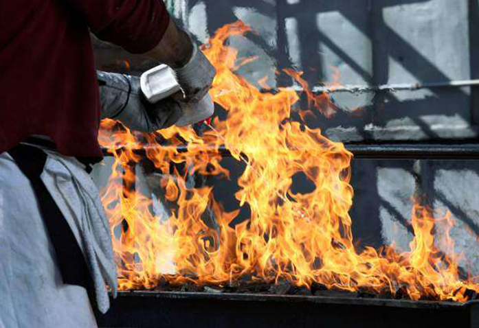 Enhance Your Holiday Gathering with a Charcoal Grill Barbecue Party!