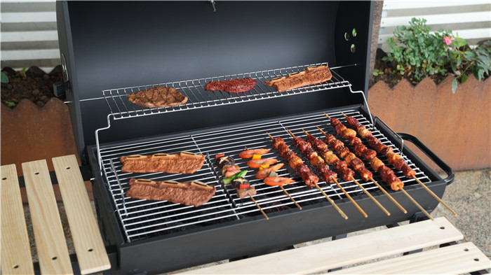 outdoor charcoal grill