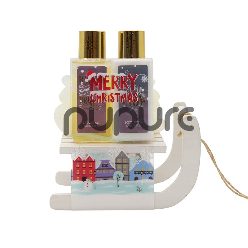 Merry Christmas Wooden Sled Bath Gift Set with Bath Ball