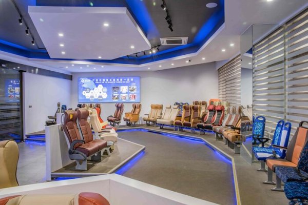 您知道如何为您的巴士选择最合适的座椅类型吗？