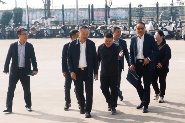 Leaders from the Zhangzhou Council for the Promotion of International Trade visited Jiulong Seating for research and exchange