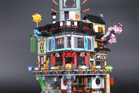 Unboxing and Building the Amazing NINJAGO City 70620