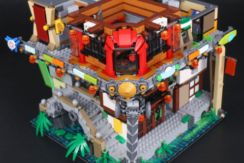 Discover the secrets of LEGO NINJAGO City 70620