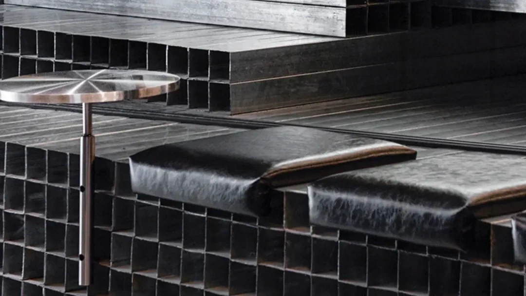 metallic lustre