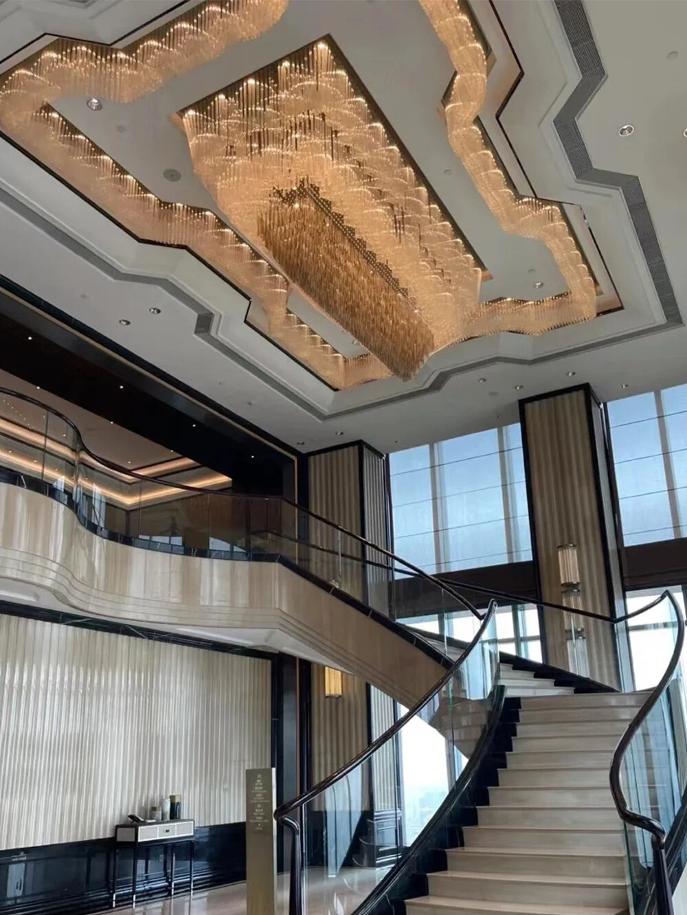 modern chandeliers 2024