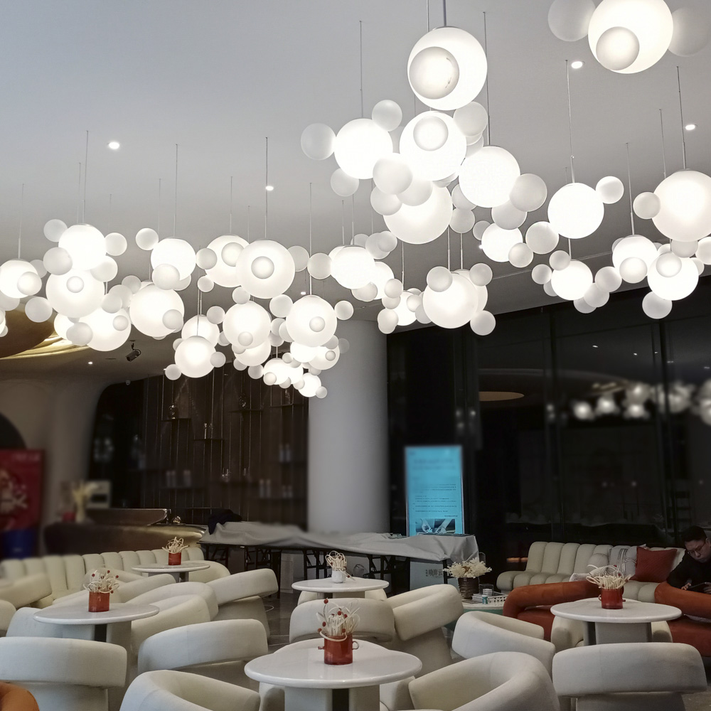 Acrylic Ball Ceiling LED Dining Chandelier for Restaurants