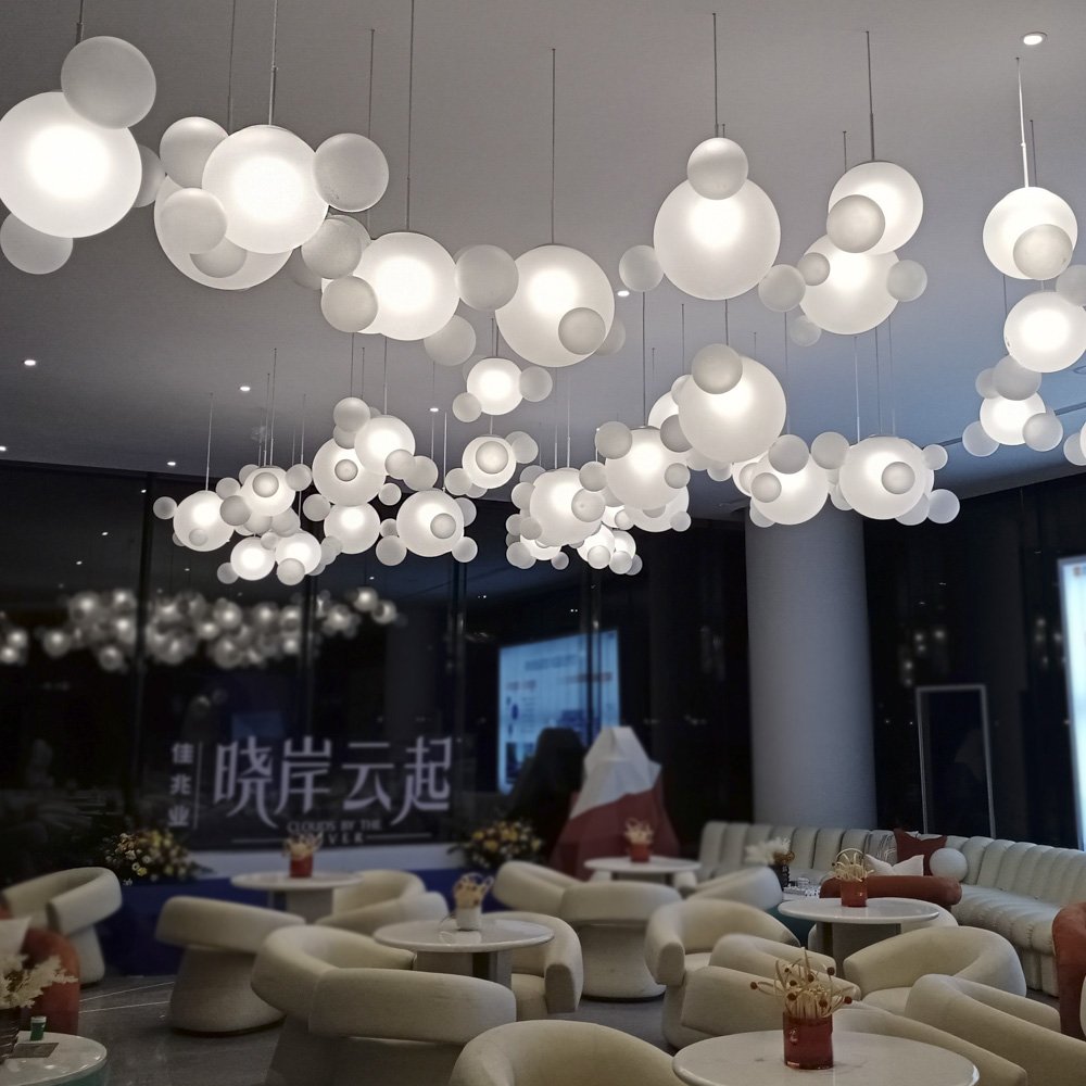Acrylic Ball Ceiling LED Dining Chandelier for Restaurants
