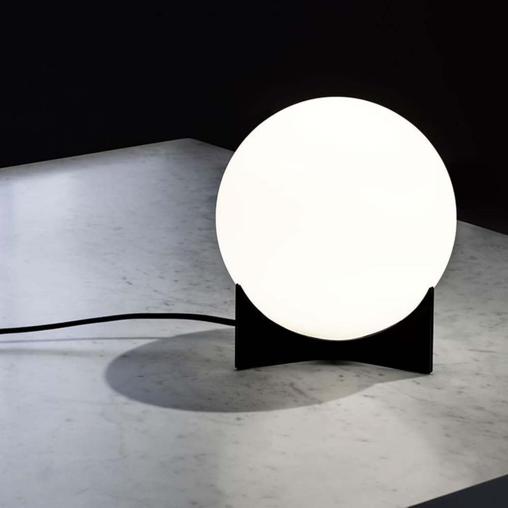 Customized Nordic simple luxury glass pearl decorative table lamp