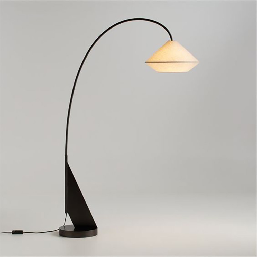Modern simple floor lamp living room sofa creative exhibition hall floor lamp
