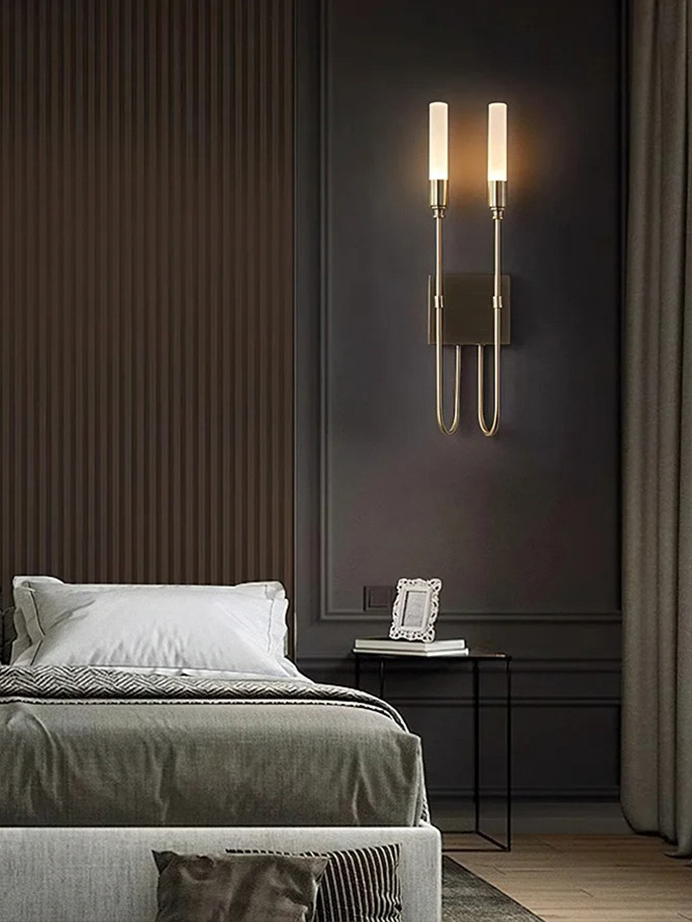 wall bracket light