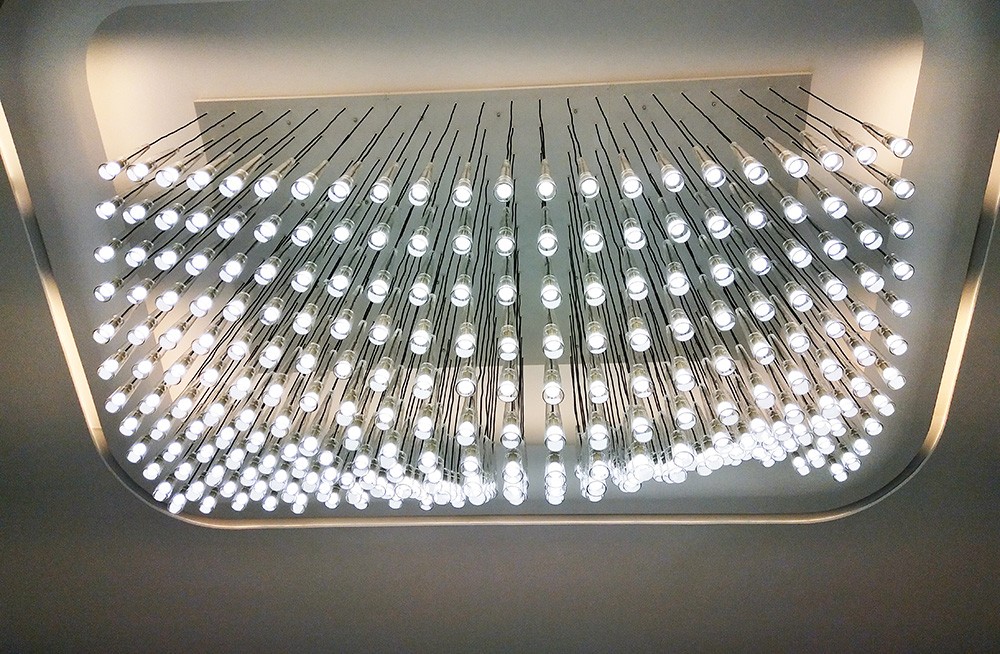 pendant lights and chandeliers