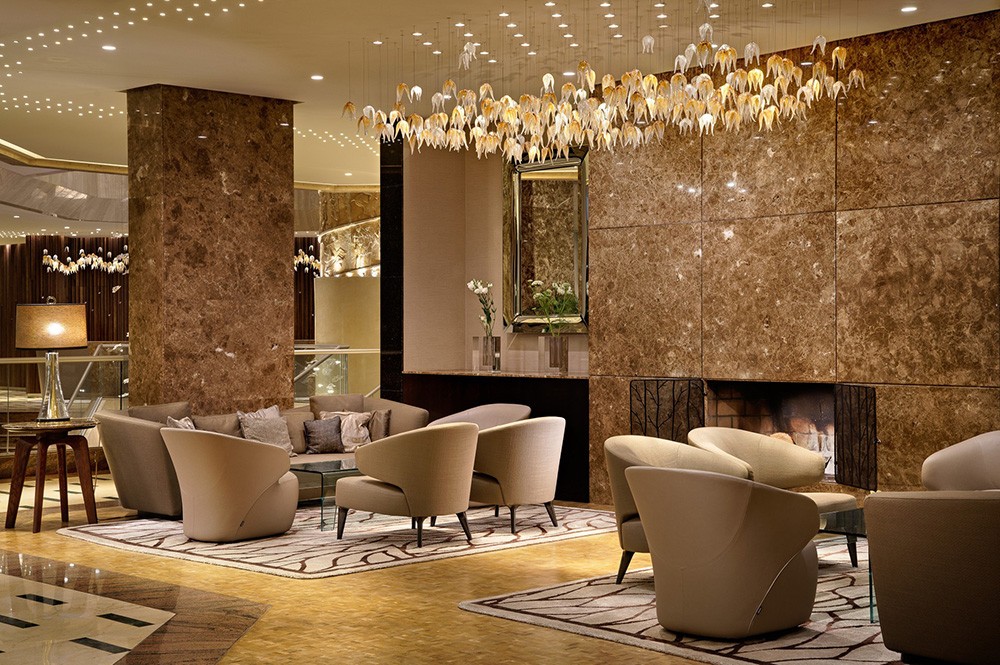 pendant lights and chandeliers