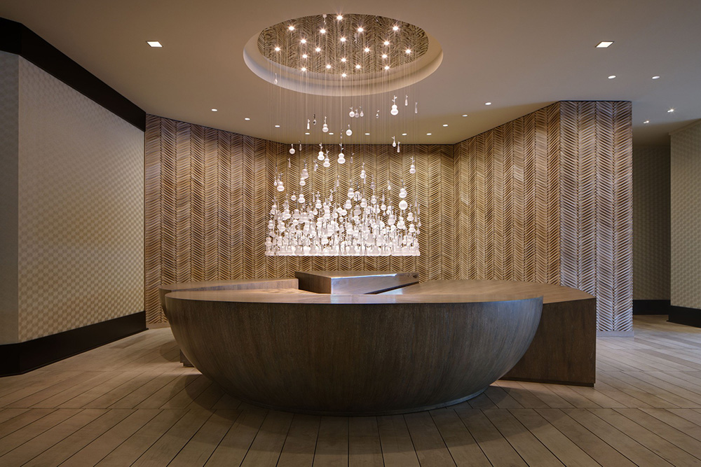 pendant lights and chandeliers