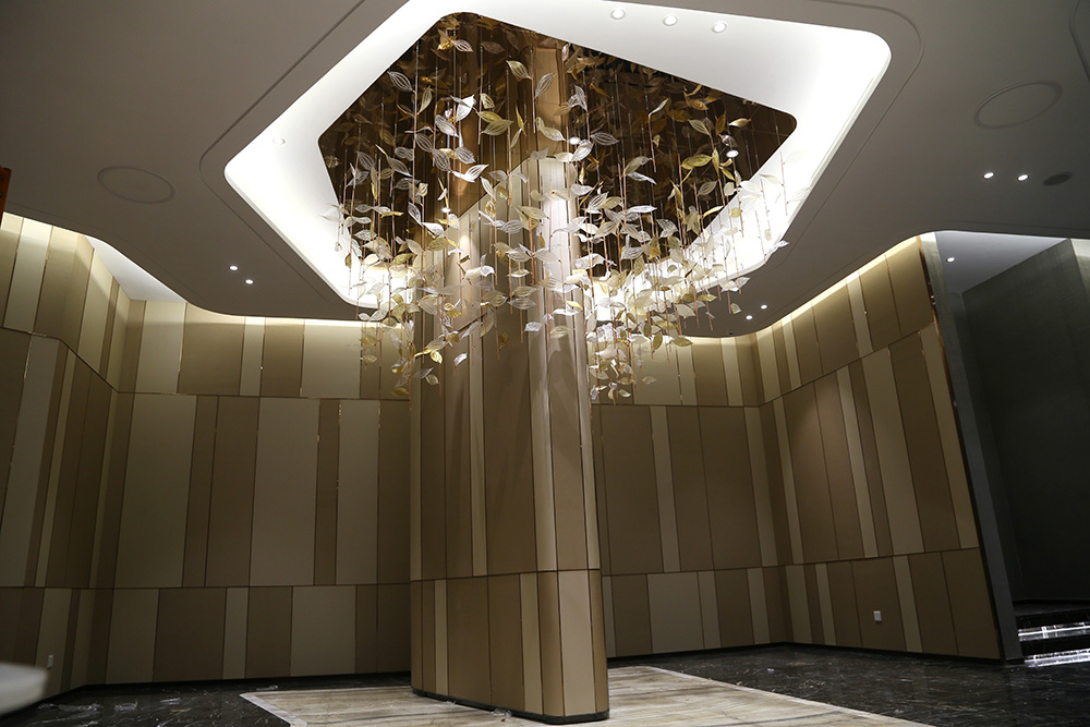 chandeliers for wedding decor