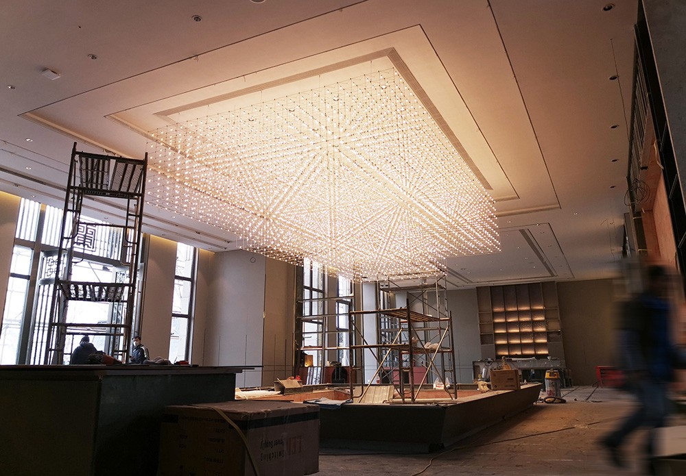 chandeliers for wedding decor