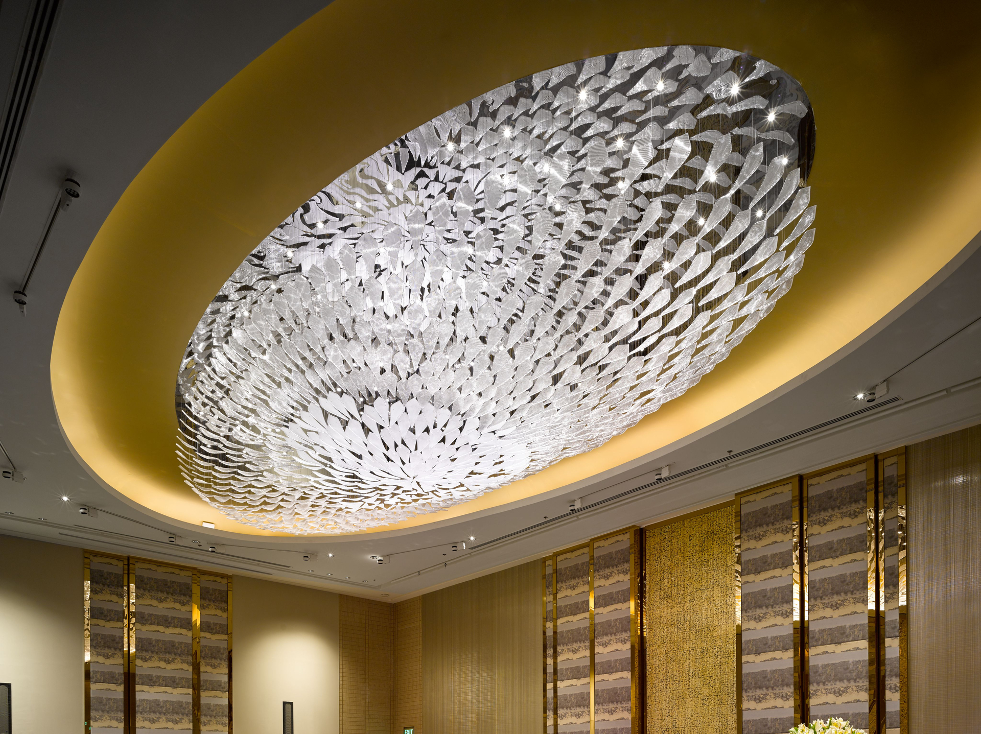 High-end custom circular acrylic hotel ceiling lights for and dining room