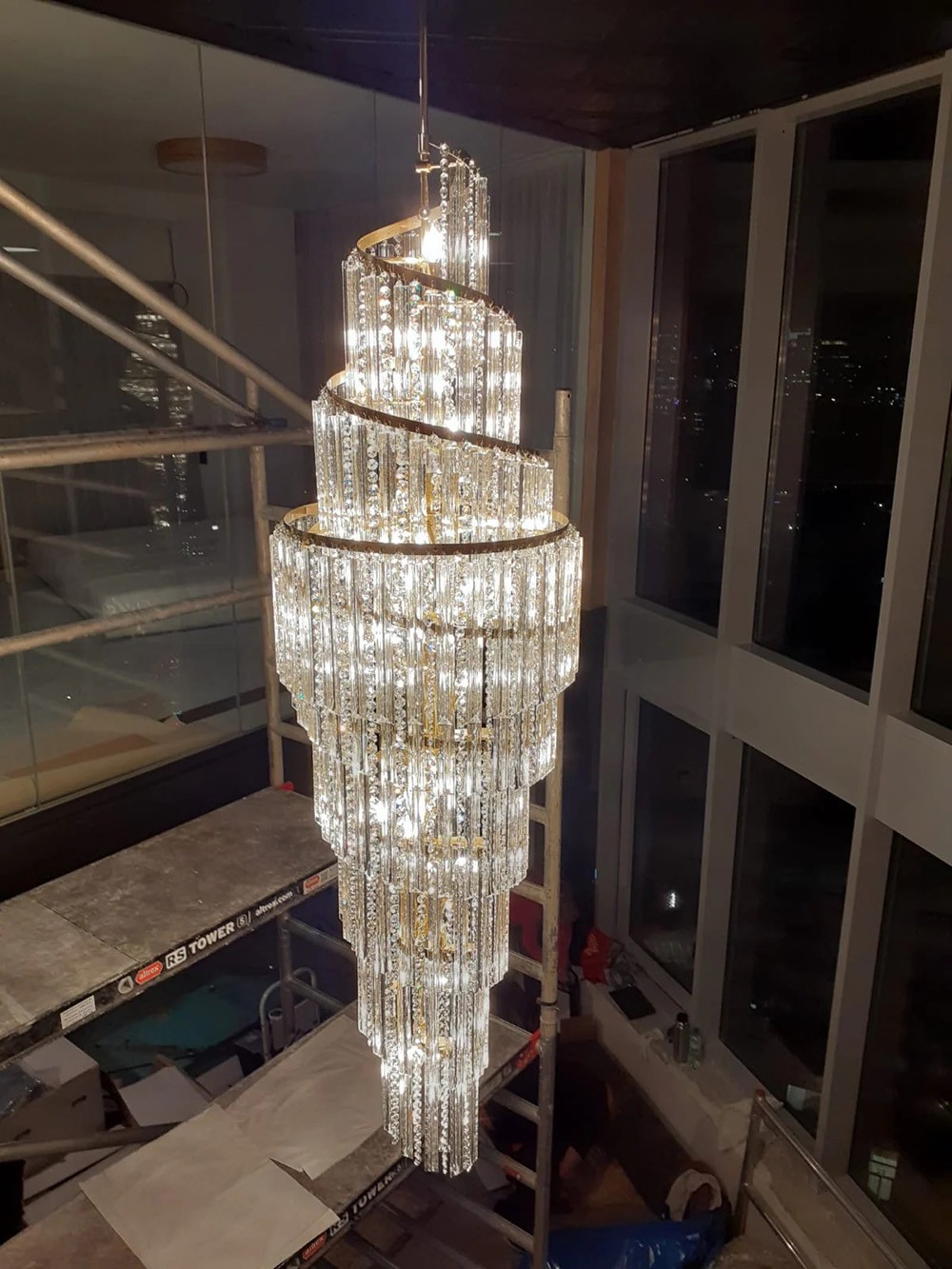 chandelier wedding decoration
