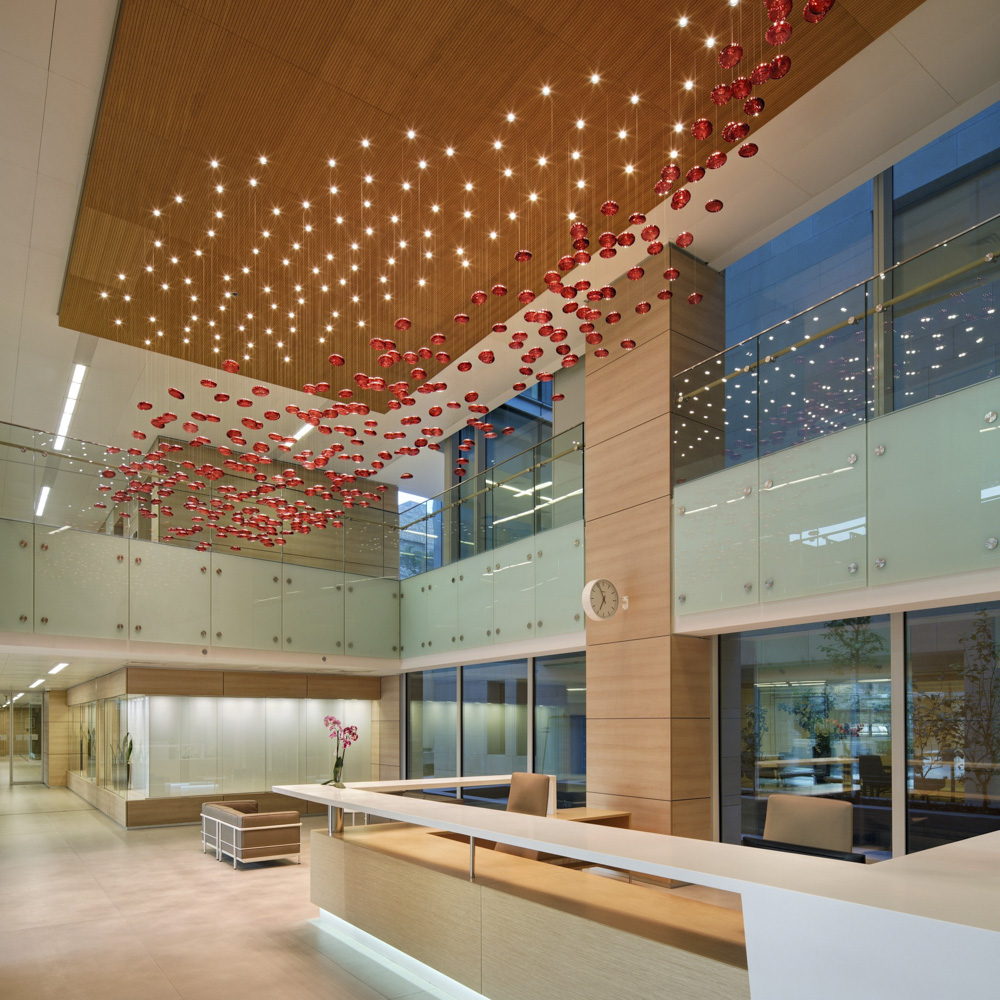 Customized red pendant light, modern luxury pendant light, high-quality wedding