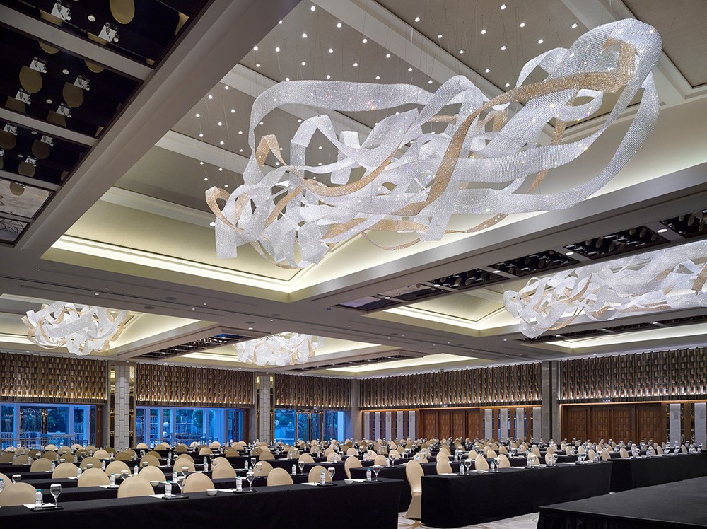 crystal chandelier lighting