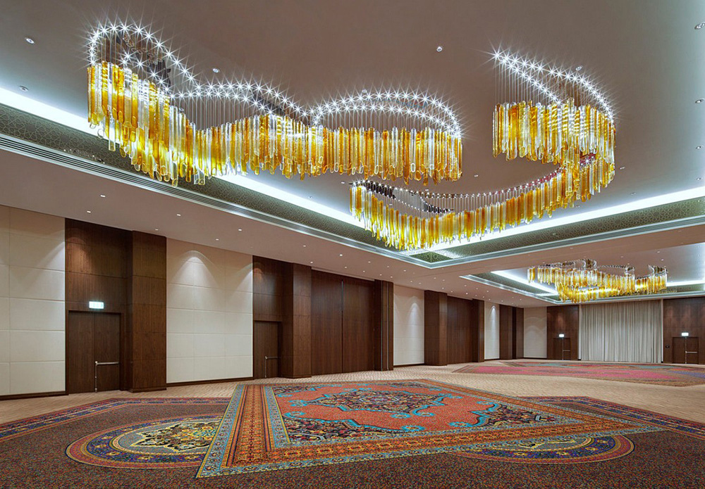 Colorful pendant light ceiling, luxurious pendant light, modern long villa hotel