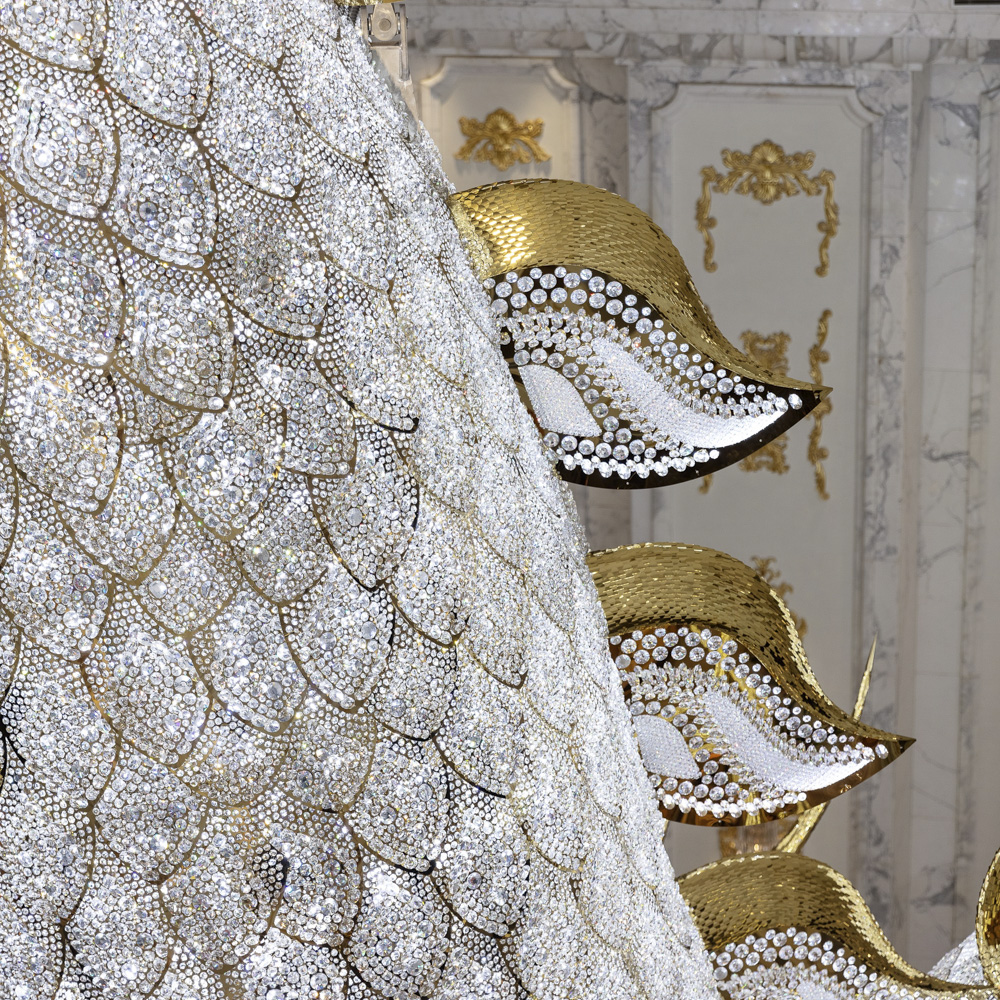 Exquisite Dragon Shaped Crystal Chandelier with Golden Detailing for Luxury Interiors