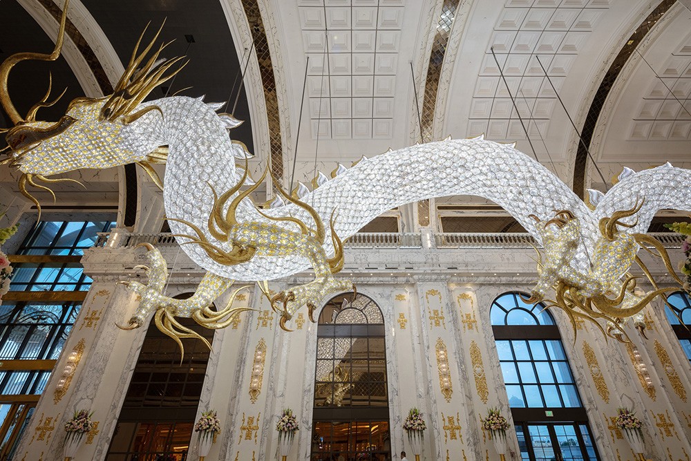 LED - lit Dragon Chandelier