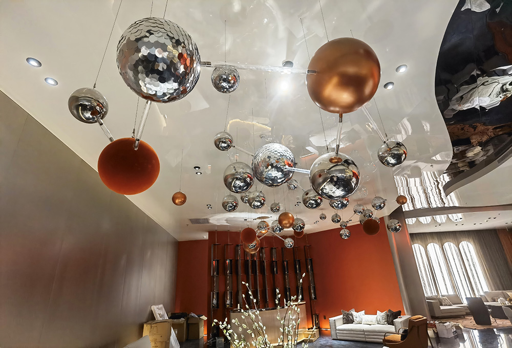 Luxurious acrylic chandelier