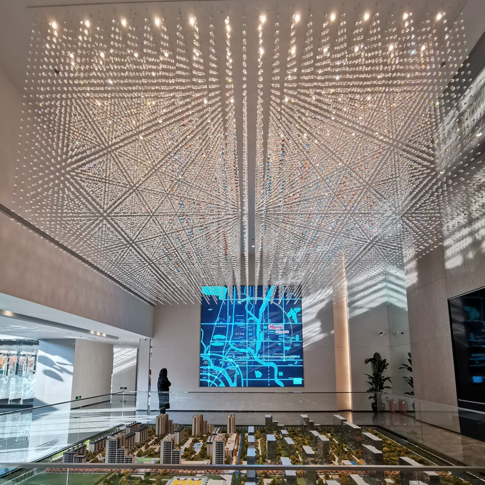 Chandeliers are designed by high-end luxury designers Chandeliers are designed by high-end luxury designers