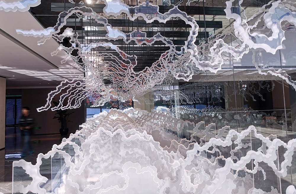 Chandeliers are designed by high-end luxury designers Chandeliers are designed by high-end luxury designers