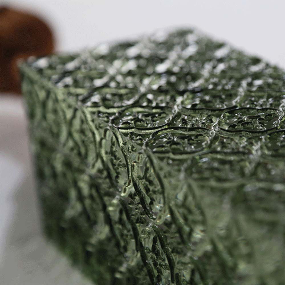 The designer designs a simple chandelier The designer designs a simple chandelier