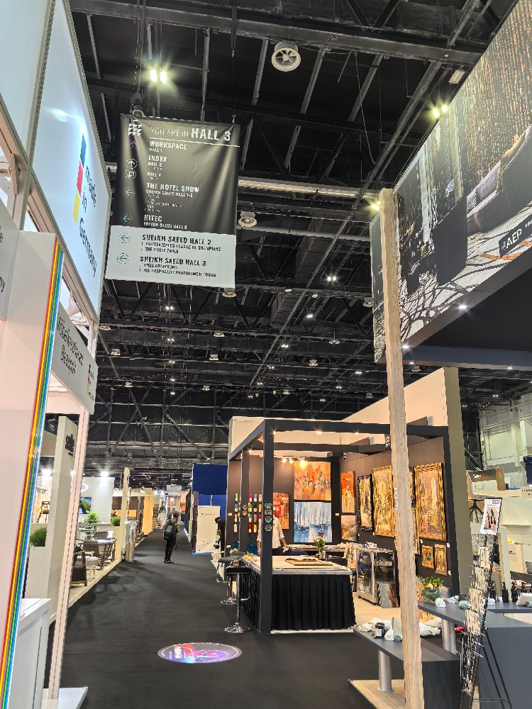 Middle East High-End Design Show Opens: Chinese Lighting and Home Furnishings Brands Shine in Dubai