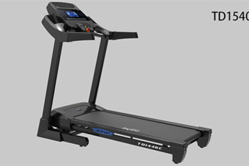 घर में उपयोग होने वाले ट्रेडमिल की मोटर शक्ति उपयोगकर्ता के अनुभव को किस प्रकार प्रभावित करती है?