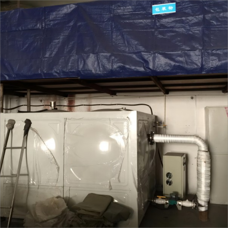 Thermostatic water tank