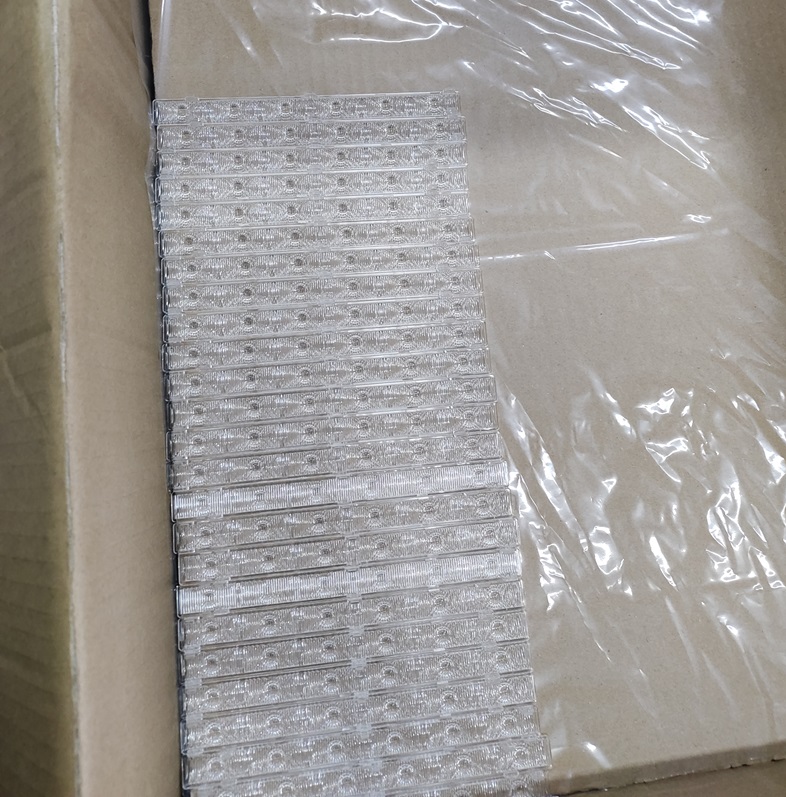 Injection Molding PMMA Acrylic Transmitted LED Lamp Cover