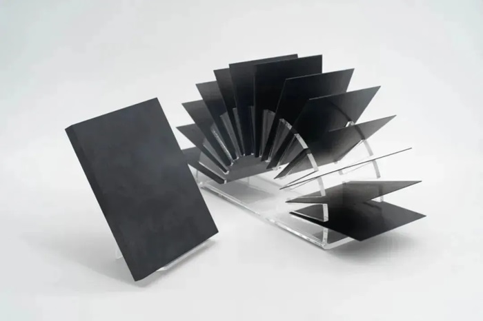 Silicon nitride ceramic substrate with good mechanical and high temperature insulation properties