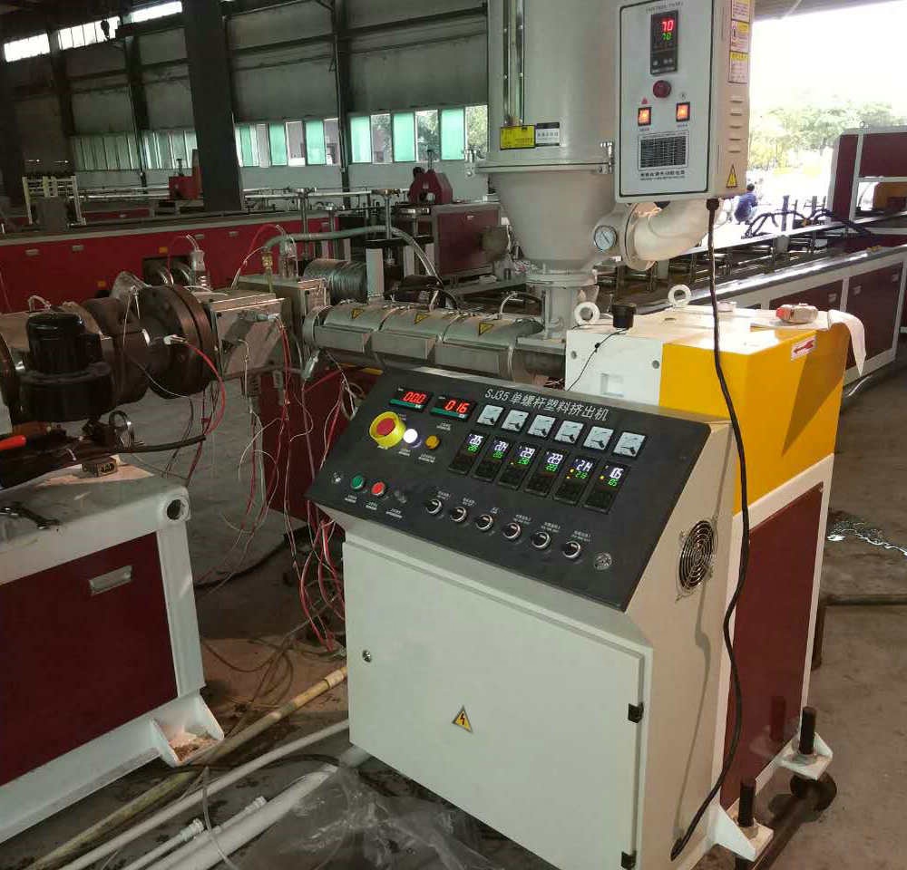 special co-extruder for WPC capped profile making extrusion machine