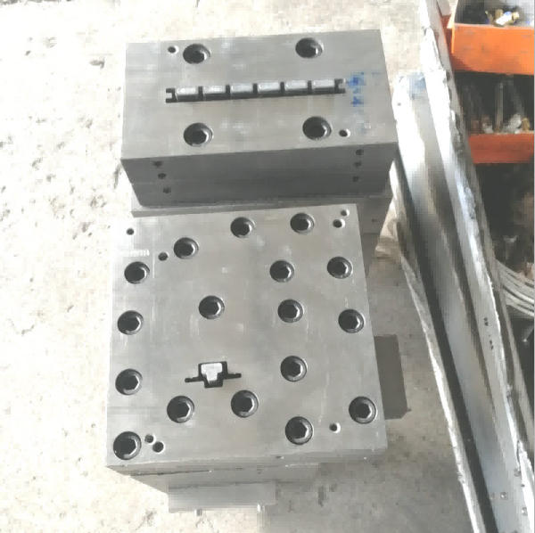 PE based WPC extrusion mould /extrusion tool for plastic wood pergola /HDPE extrusion mold made in Hubei