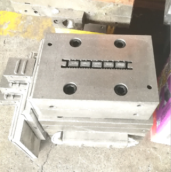 PE based WPC extrusion mould /extrusion tool for plastic wood pergola /HDPE extrusion mold made in Hubei