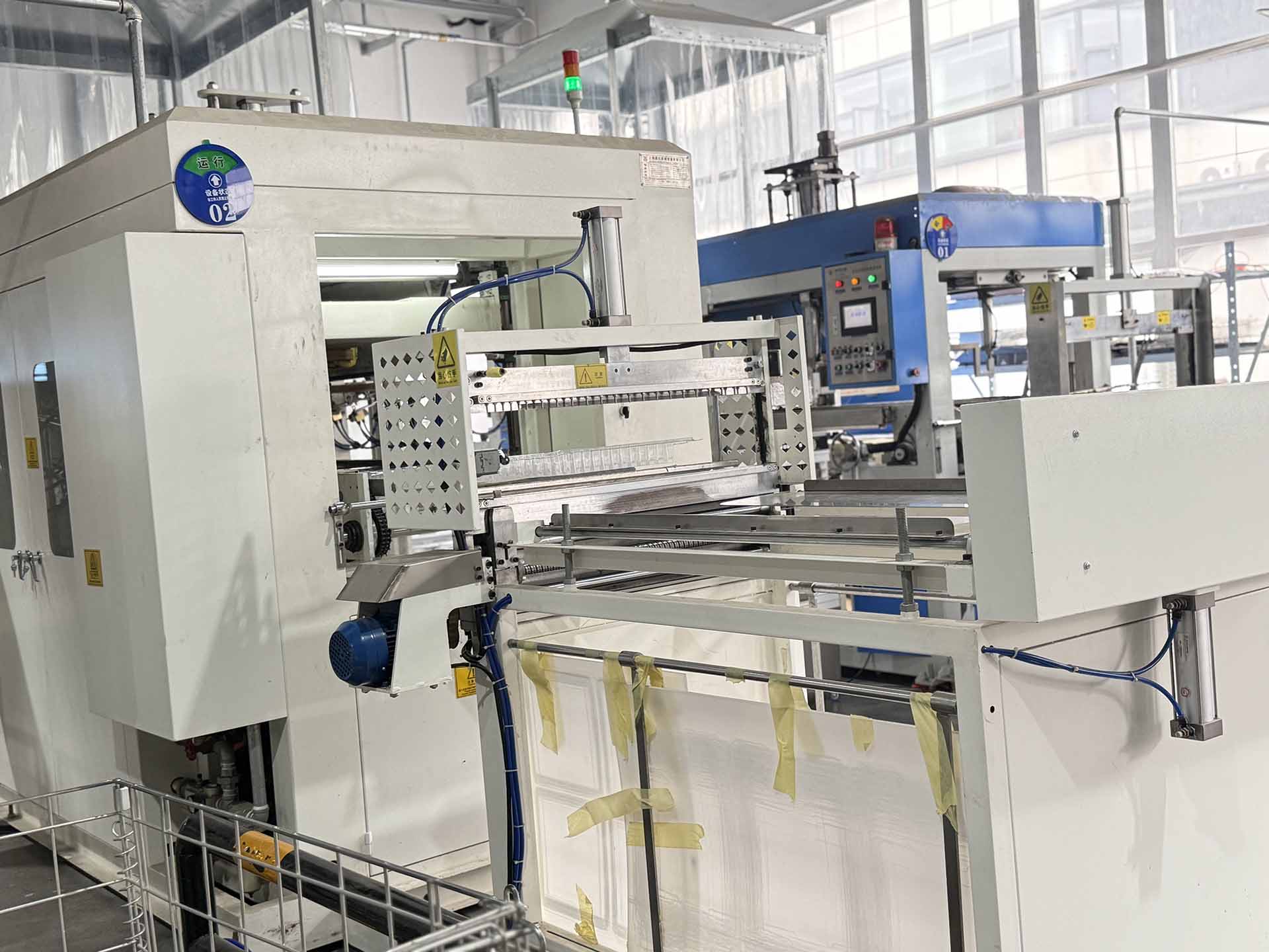 vacuum thermoforming machine3.jpg vacuum thermoforming machine3.jpg