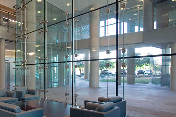 Point supported glass curtain wall